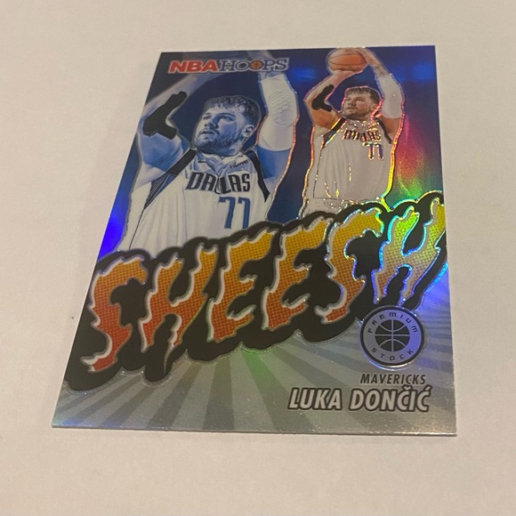 Luka Dončić 2023-24 NBA Hoops Sheesh Prism Refractor Basketball Card # 16 - Picture 3 of 3